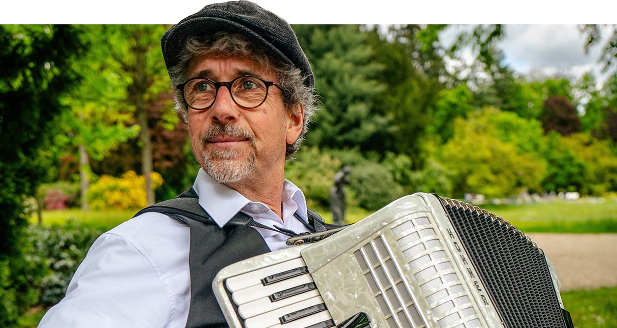 Andreas Rathgeber mit Akkordeon
